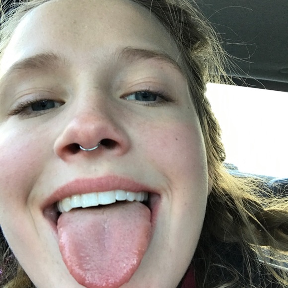 Meet your Posher, Hannah - Picture 1 of 1